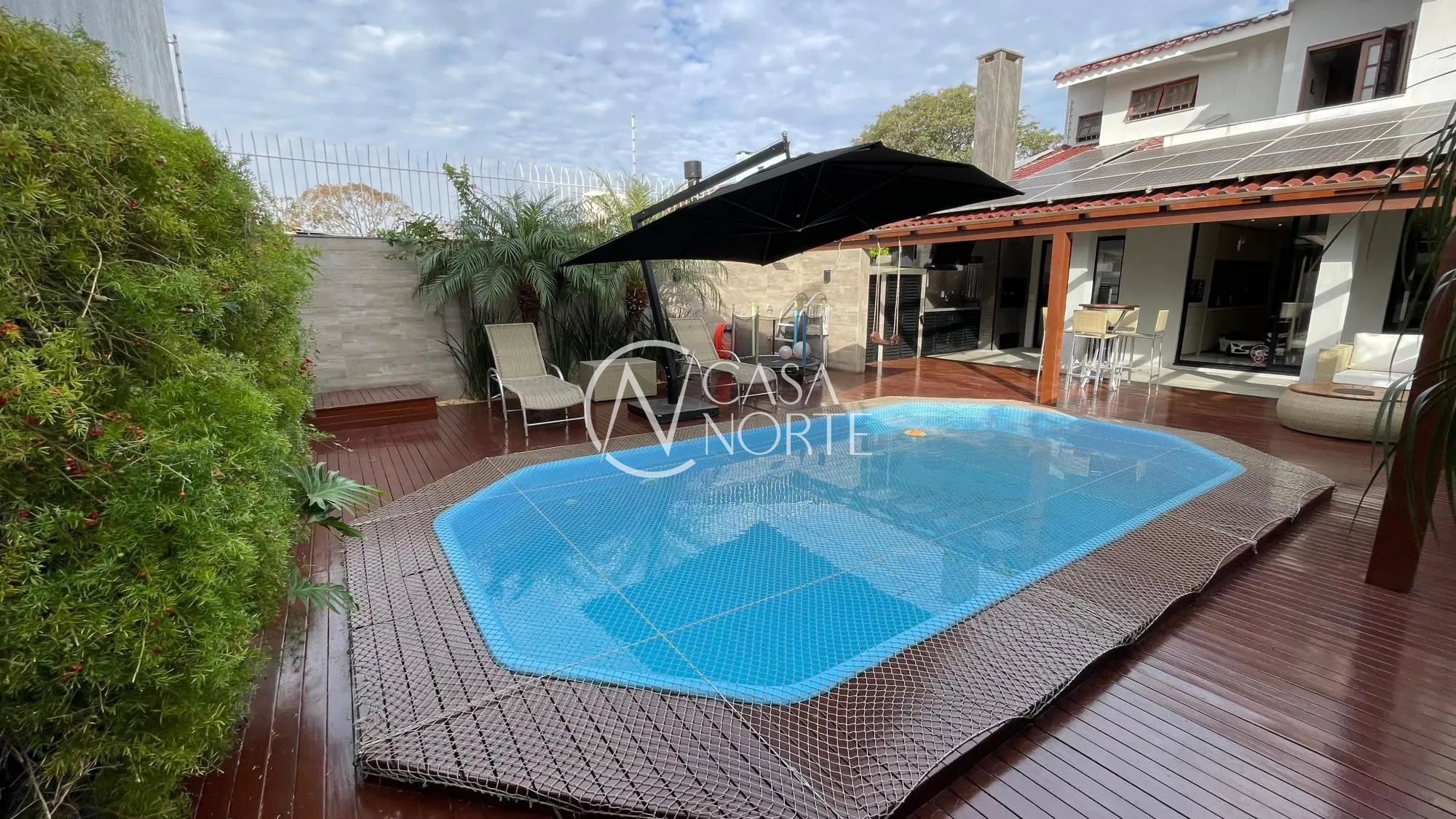 Casa à venda com 3 quartos, 220m², 1 suíte, 3 vagas, Rua Francisca Lechner no bairro Parque Santa Fé em Porto Alegre