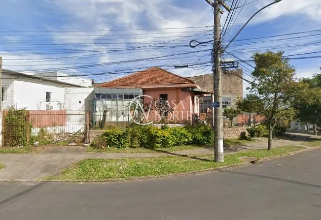 Terreno à venda  com 305m², Rua Doutor Rodrigues Alves no bairro Chácara das Pedras em Porto Alegre