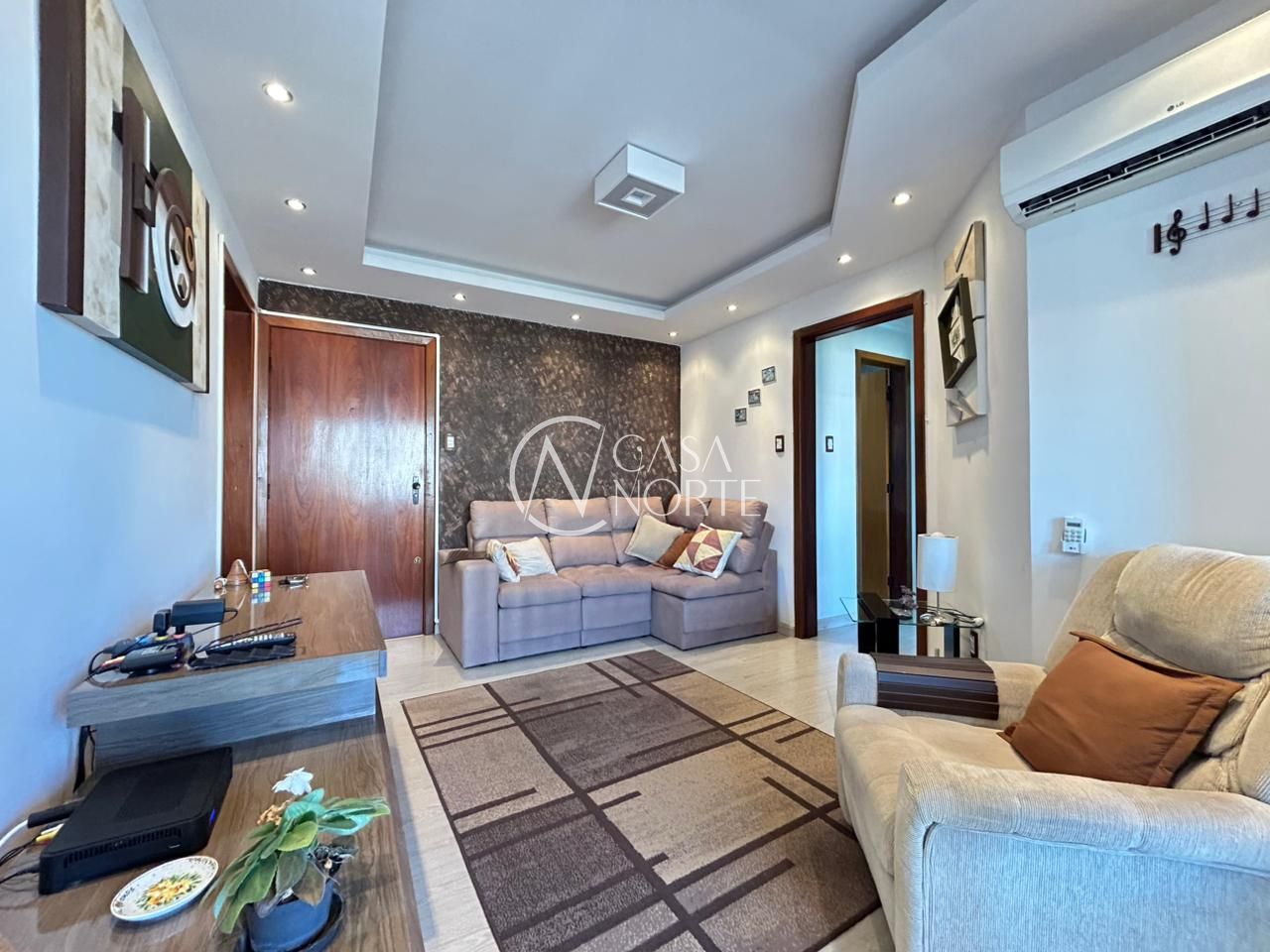 Apartamento à venda com 2 quartos, 67m², 1 suíte, 1 vaga, Rua Jalmar Azambuja Diniz no bairro Jardim Itu em Porto Alegre