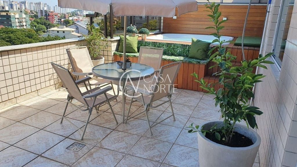 Cobertura à venda com 3 quartos, 232m², 1 suíte, 2 vagas, Rua Jalmar Azambuja Diniz no bairro Jardim Itu em Porto Alegre