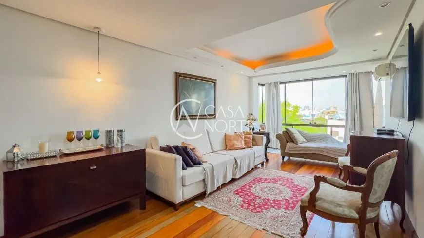 Cobertura à venda com 3 quartos, 205m², 1 suíte, 2 vagas, Rua Felicíssimo de Azevedo no bairro Auxiliadora em Porto Alegre