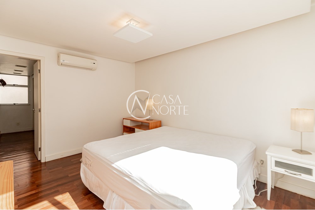 Apartamento à venda com 2 quartos, 123m², 1 suíte, 1 vaga, Rua Comendador Caminha no bairro Moinhos de Vento em Porto Alegre