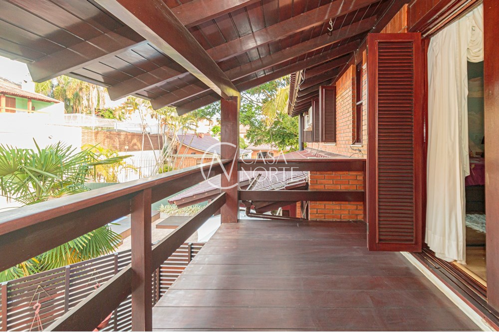 Casa à venda com 3 quartos, 330m², 1 suíte, 3 vagas, Walir Zottis no bairro Jardim Itu em Porto Alegre
