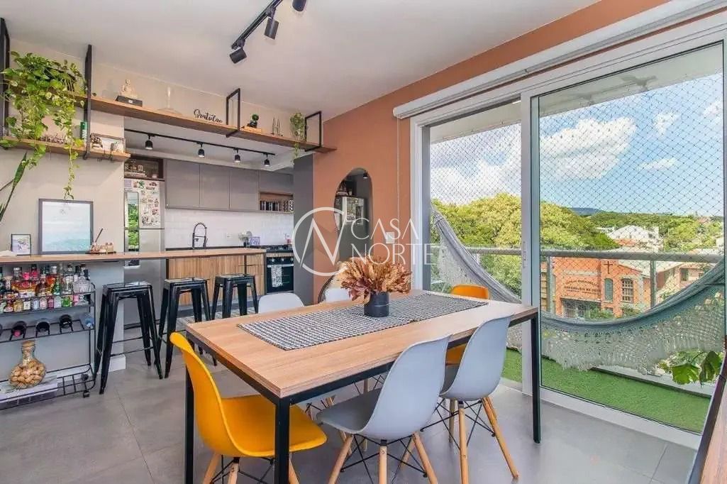 Apartamento à venda com 2 quartos, 67m², 1 suíte, 1 vaga, Avenida Brasília no bairro Vila Ipiranga em Porto Alegre