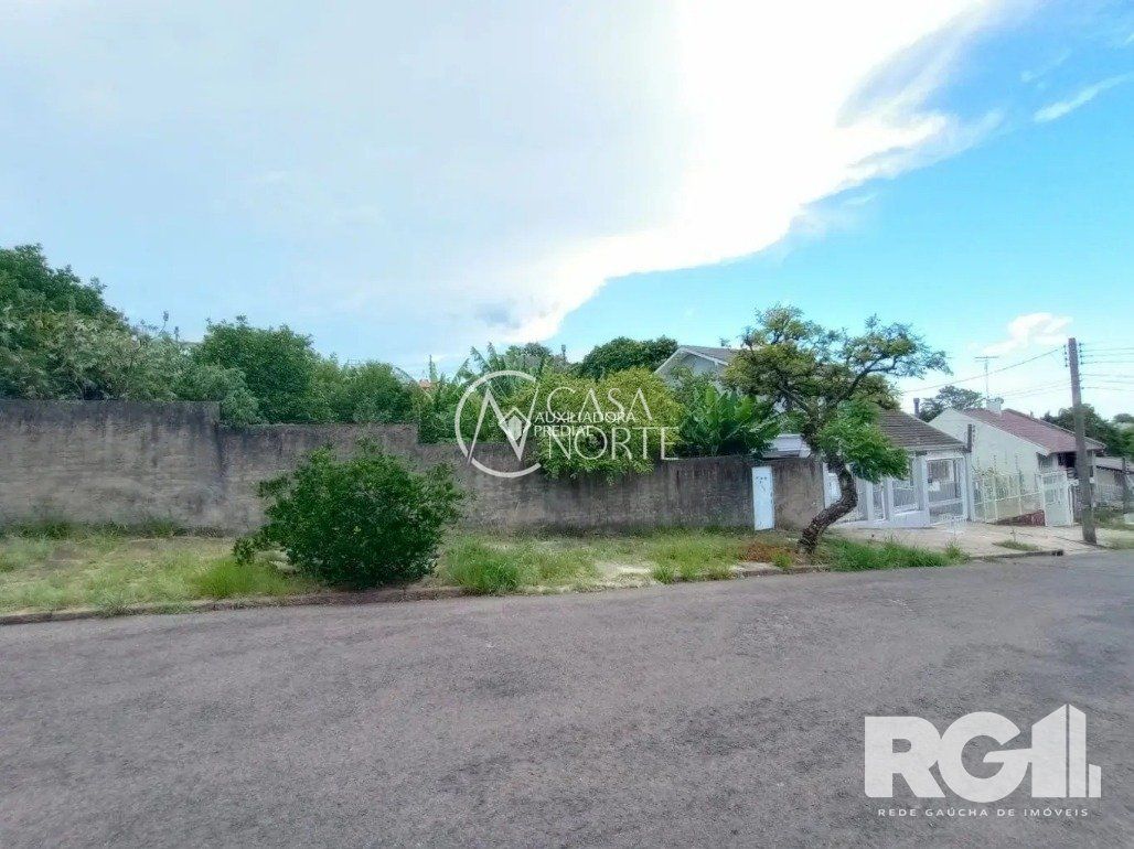 Terreno à venda  com 300m², Rua Alberto Silva no bairro Vila Ipiranga em Porto Alegre