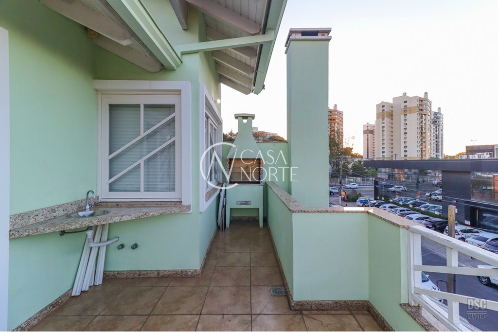 Casa à venda com 4 quartos, 280m², 1 suíte, 6 vagas, Folha da Tarde no bairro Tristeza em Porto Alegre