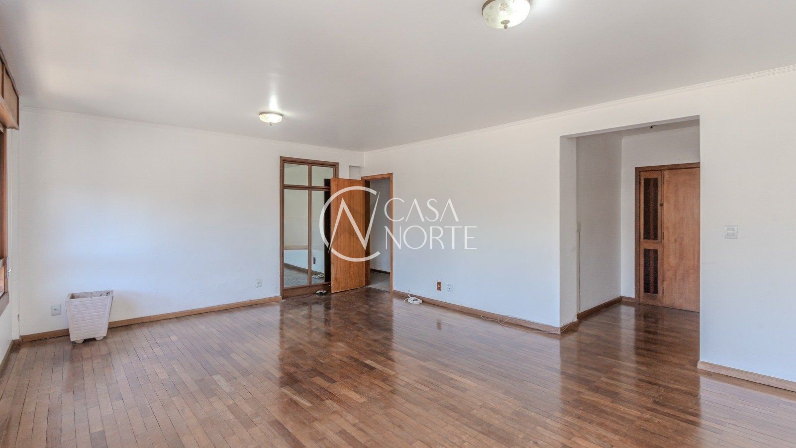 Apartamento à venda com 3 quartos, 140m², 1 suíte, 2 vagas, Rua Anita Garibaldi no bairro Mont Serrat em Porto Alegre