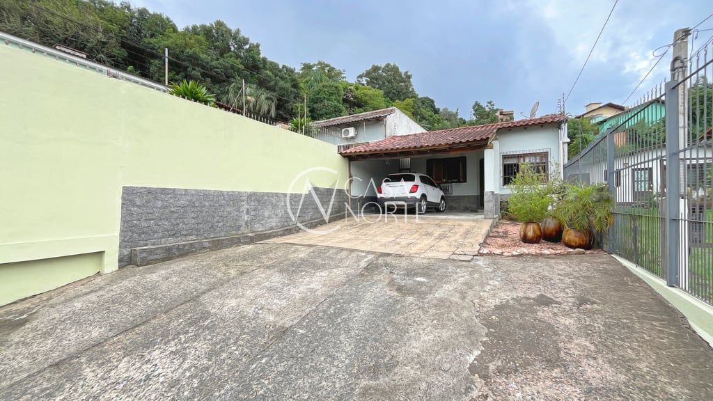 Casa à venda com 3 quartos, 156m², 1 suíte, 6 vagas, Vicente Monteggia no bairro Vila Nova em Porto Alegre
