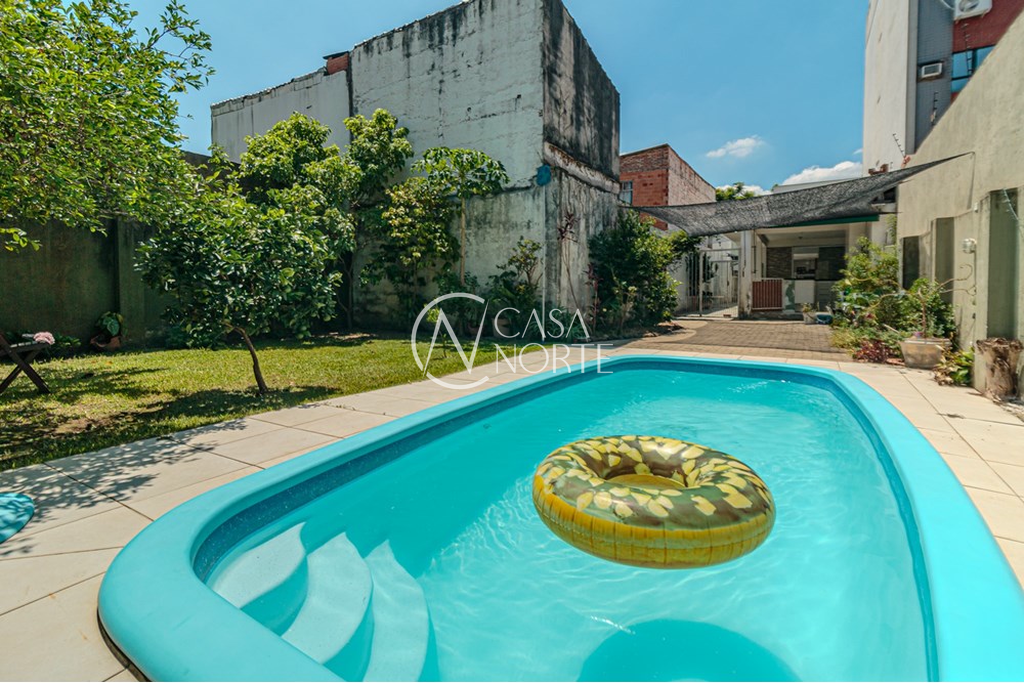 Casa à venda com 3 quartos, 177m², 1 suíte, 4 vagas, Nunes Machado no bairro Menino Deus em Porto Alegre