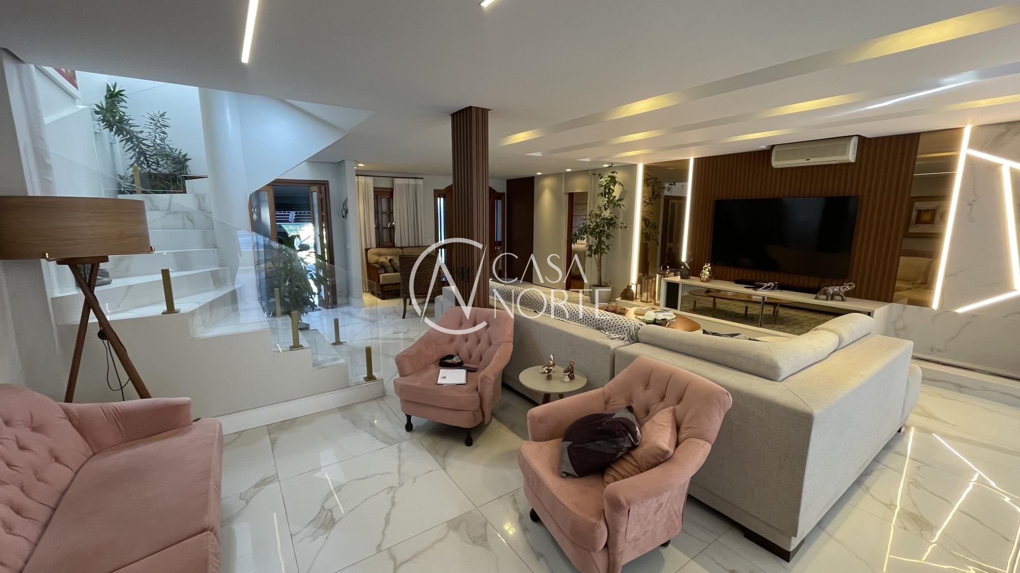 Casa à venda com 3 quartos, 300m², 1 suíte, 4 vagas, Avenida Professor Paula Soares no bairro Jardim Itu em Porto Alegre