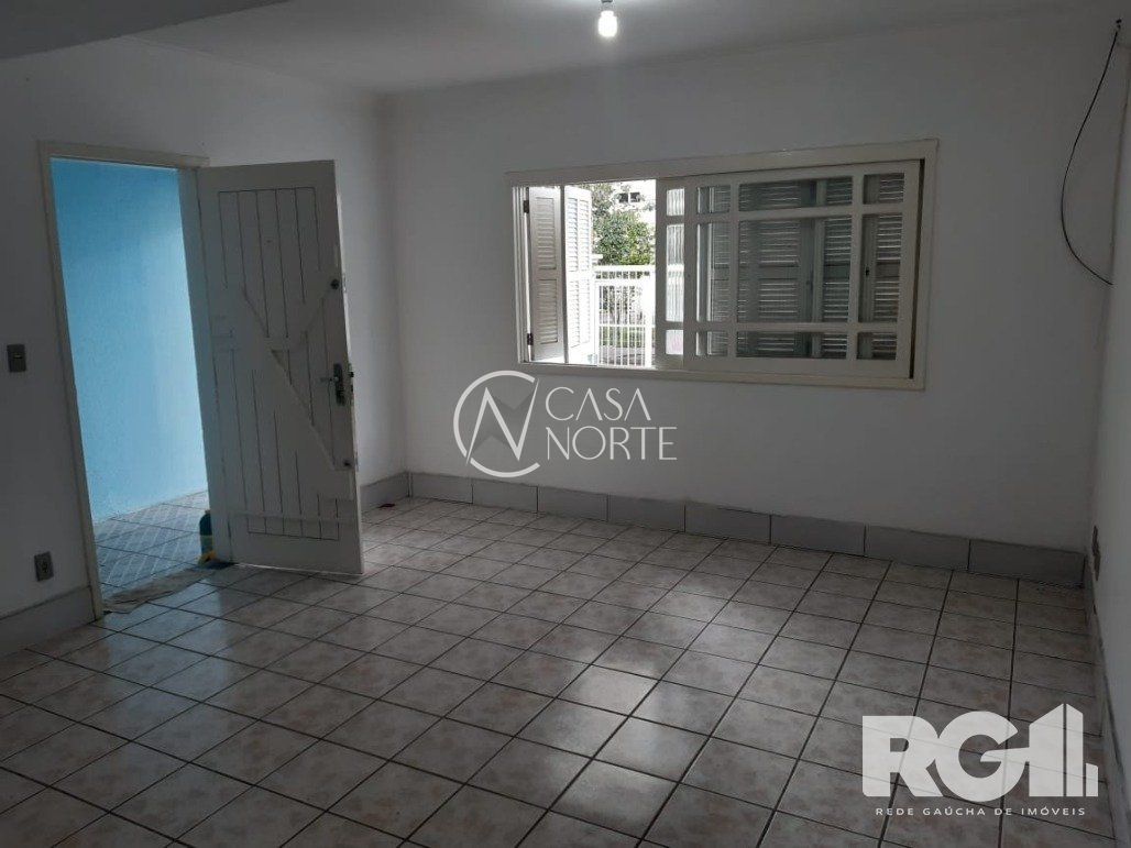 Sobrado à venda com 2 quartos, 100m², 1 suíte, 2 vagas, Rua Luiz Fontoura Júnior no bairro Jardim Itu em Porto Alegre