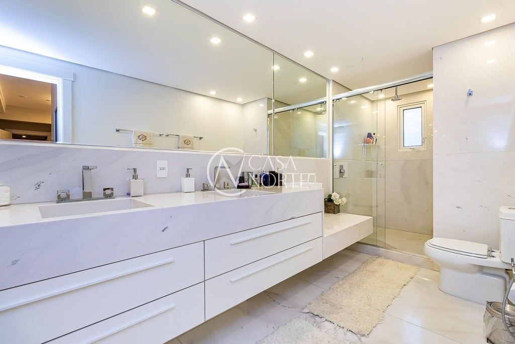 Apartamento à venda com 3 quartos, 223m², 3 suítes, 3 vagas, Cel. Bordini no bairro Bela Vista em Porto Alegre