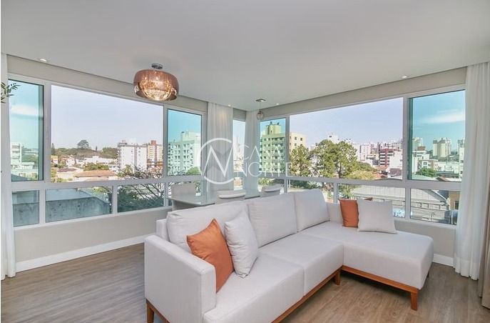 Apartamento à venda com 2 quartos, 73m², 1 suíte, 1 vaga, Rua Luiz Cosme no bairro Passo da Areia em Porto Alegre
