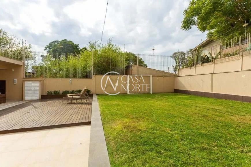 Casa à venda com 3 quartos, 270m², 1 suíte, 2 vagas, Rua Monte Alegre no bairro Jardim Lindóia em Porto Alegre