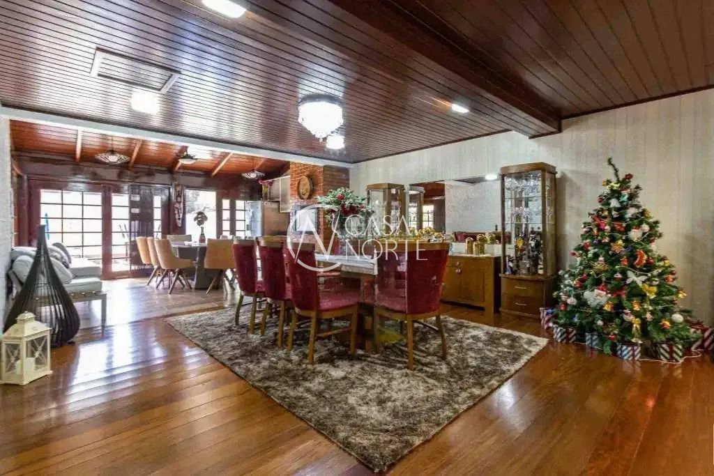 Casa à venda com 4 quartos, 330m², 1 suíte, 4 vagas, Rua Walir Zottis no bairro Jardim Itu em Porto Alegre