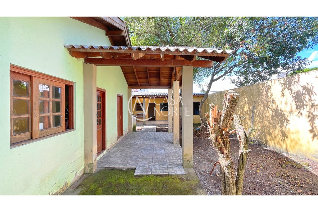 Casa à venda com 3 quartos, 289m², 1 suíte, 2 vagas, Protásio Alves no bairro Petrópolis em Porto Alegre