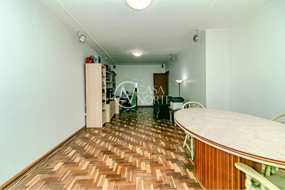 Casa à venda com 4 quartos, 352m², 1 suíte, 4 vagas, Paul Zivi no bairro Jardim São Pedro em Porto Alegre