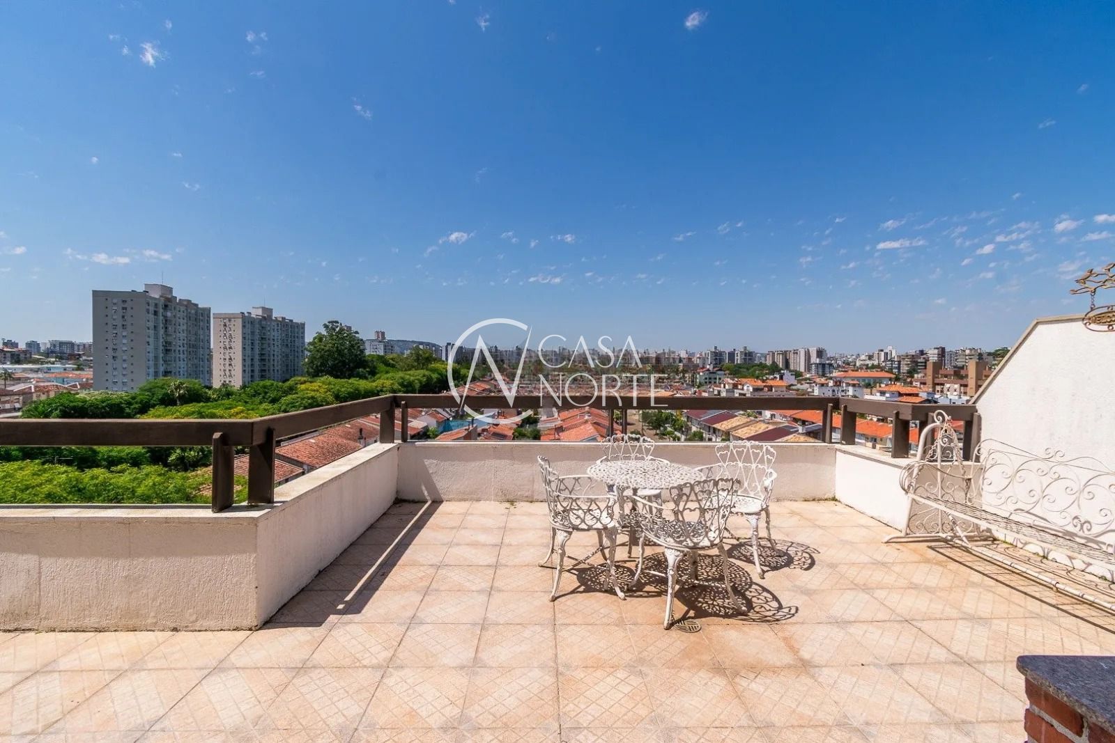 Cobertura à venda com 3 quartos, 189m², 1 suíte, 2 vagas, Rua Guadalupe no bairro Jardim Lindóia em Porto Alegre