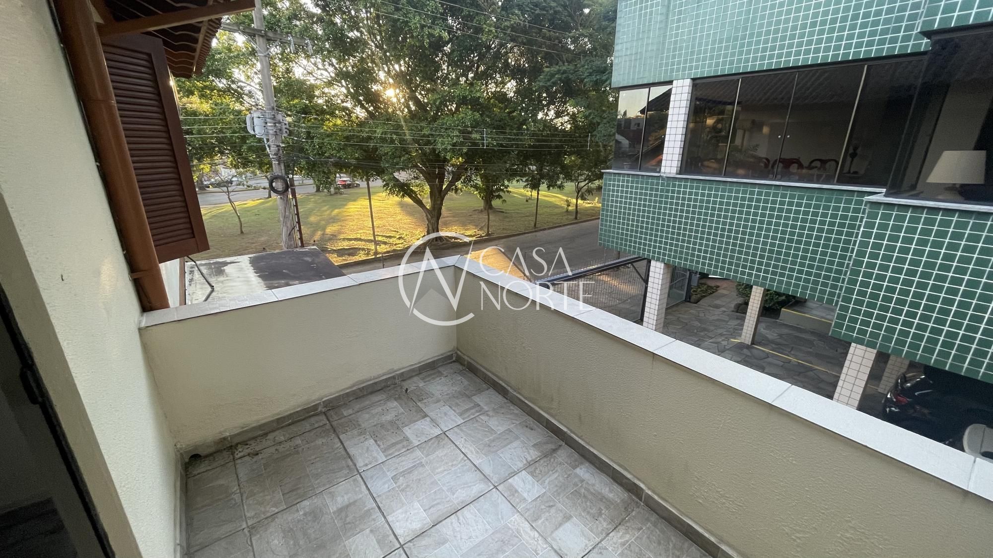 Casa à venda com 3 quartos, 130m², 1 suíte, 2 vagas, Rua Jornal o Povo no bairro Jardim Itu em Porto Alegre