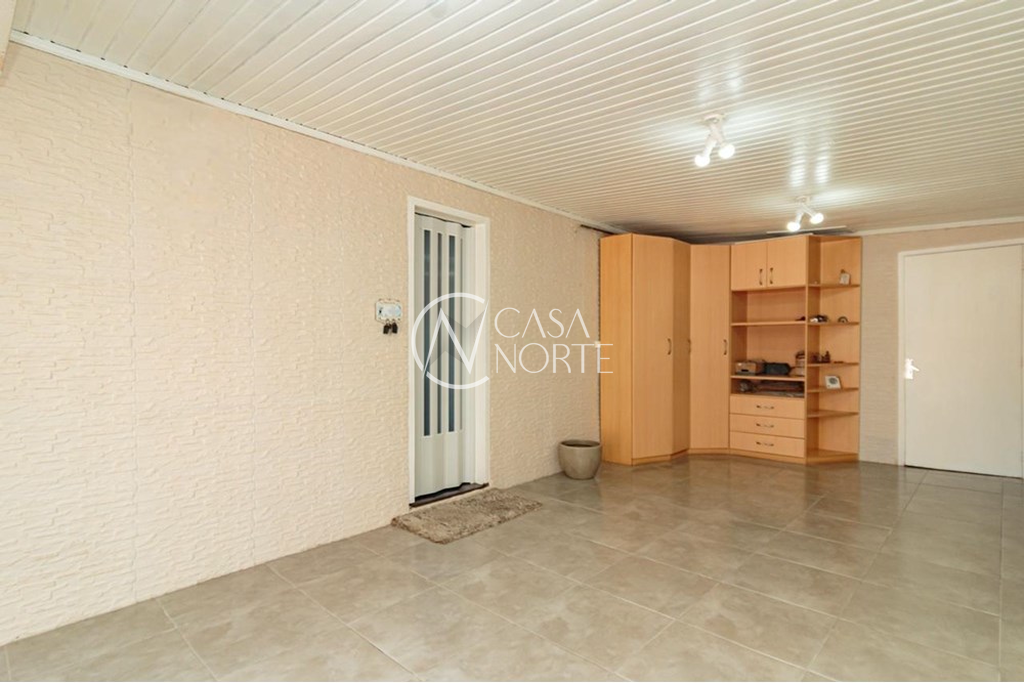 Casa à venda com 2 quartos, 151m², 2 vagas, Caetano La Porta no bairro Rubem Berta em Porto Alegre