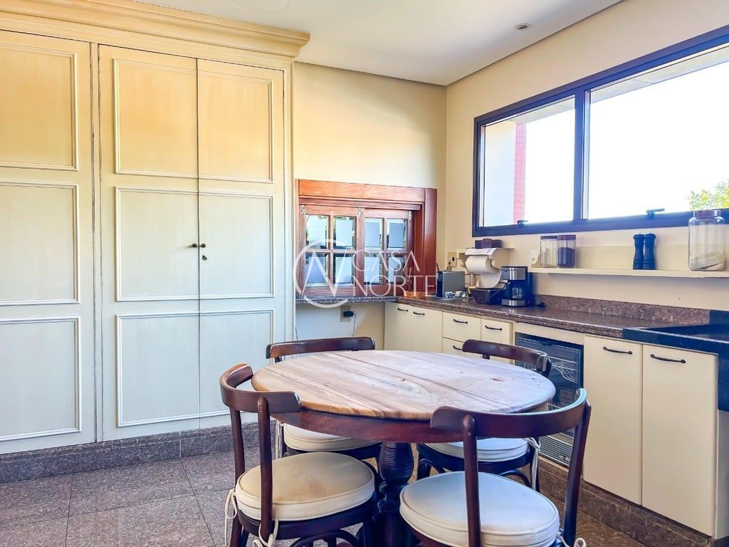 Apartamento à venda com 3 quartos, 247m², 2 suítes, 2 vagas, Rua Líbero Badaró no bairro Boa Vista em Porto Alegre