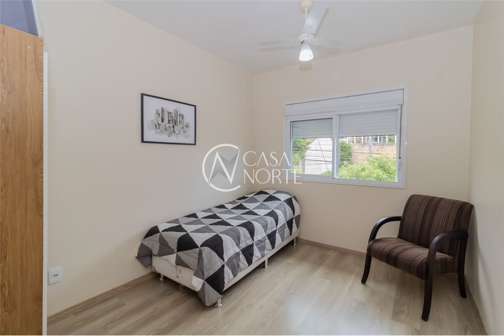 Casa à venda com 3 quartos, 109m², 1 suíte, 3 vagas, Derocy Peres da Palma no bairro Lomba do Pinheiro em Porto Alegre