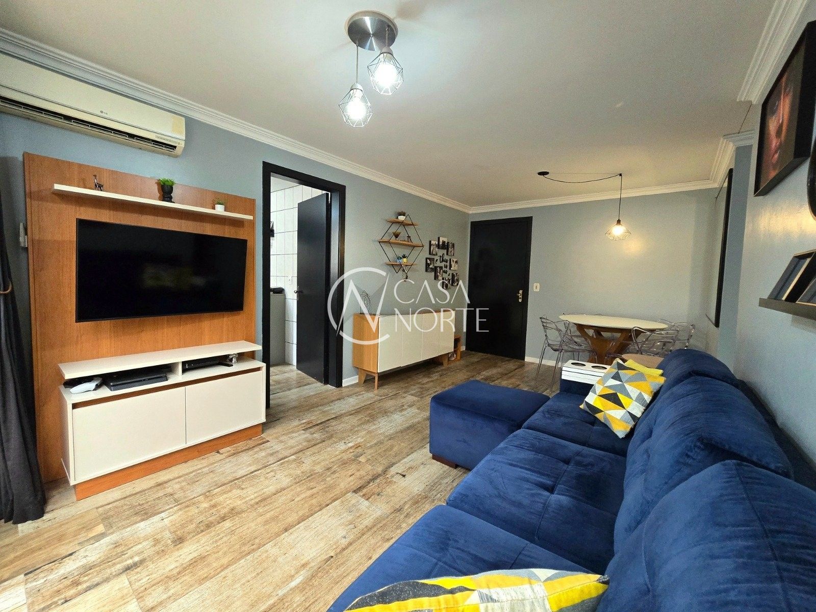 Apartamento à venda com 2 quartos, 73m², 1 suíte, 1 vaga, Rua Ariovaldo Pinheiro no bairro Passo da Areia em Porto Alegre