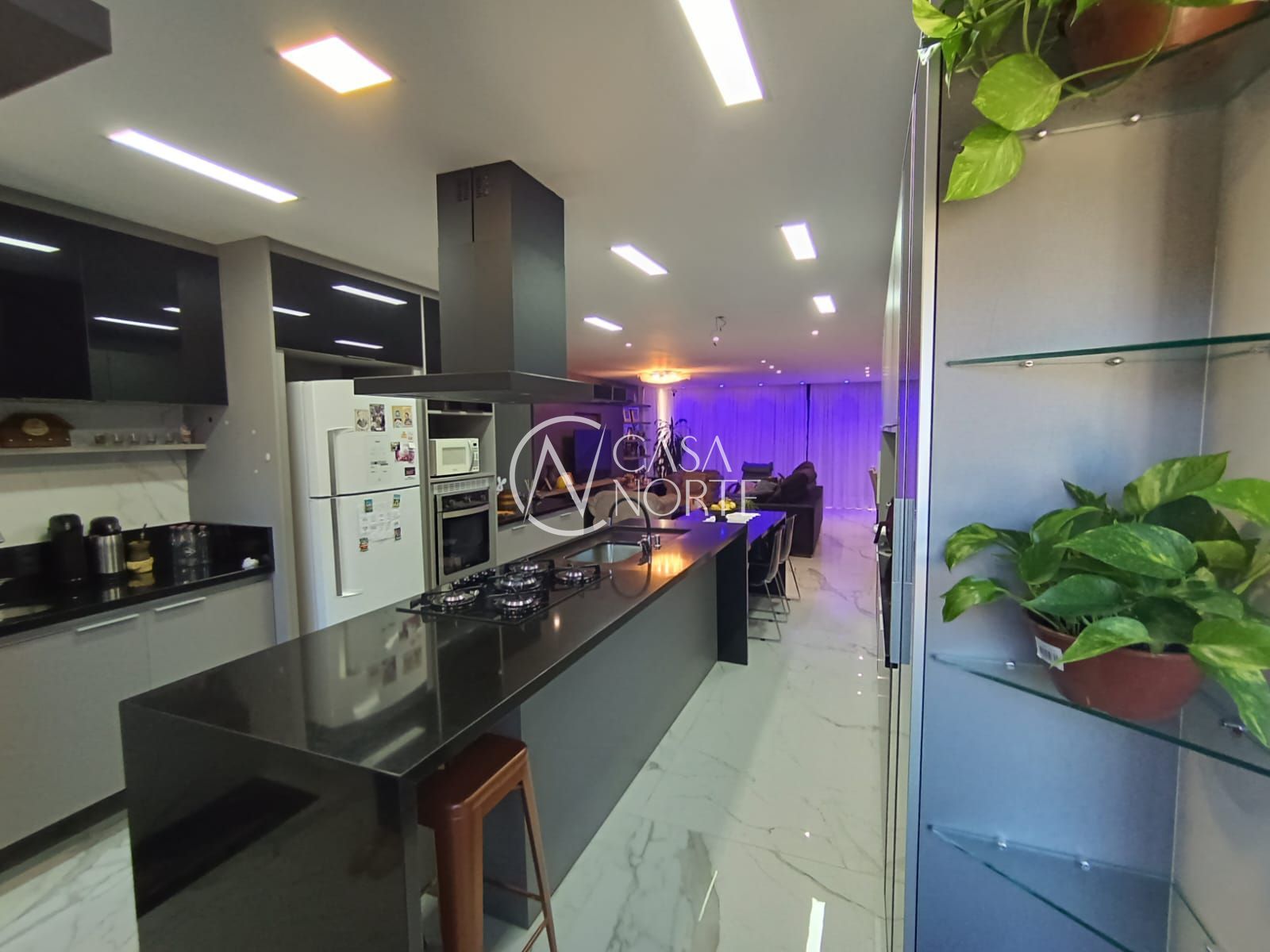 Apartamento à venda com 3 quartos, 185m², 3 suítes, 4 vagas, Travessa Guianas no bairro Jardim Lindóia em Porto Alegre
