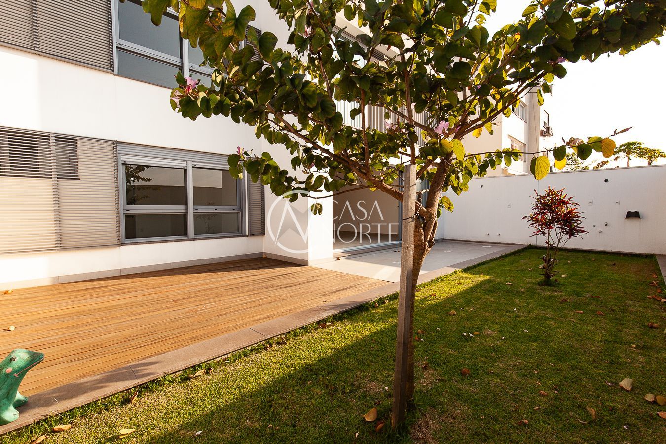 Apartamento Garden à venda com 3 quartos, 215m², 1 suíte, 2 vagas, Rua Miracema no bairro Chácara das Pedras em Porto Alegre