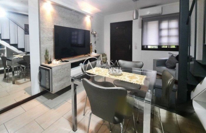 Casa de Condomínio à venda com 2 quartos, 80m², 1 vaga, Avenida Monte Cristo no bairro Vila Nova em Porto Alegre