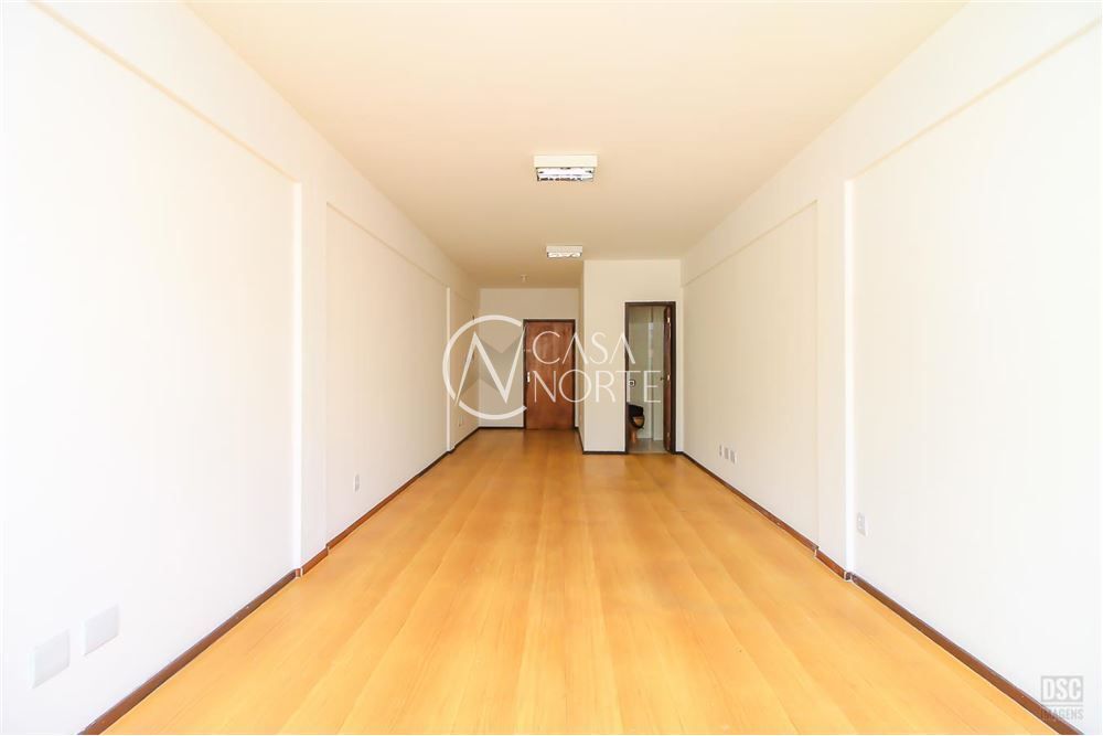 Sala Comercial à venda , 38m², Avenida Cristovão Colombo no bairro Floresta em Porto Alegre