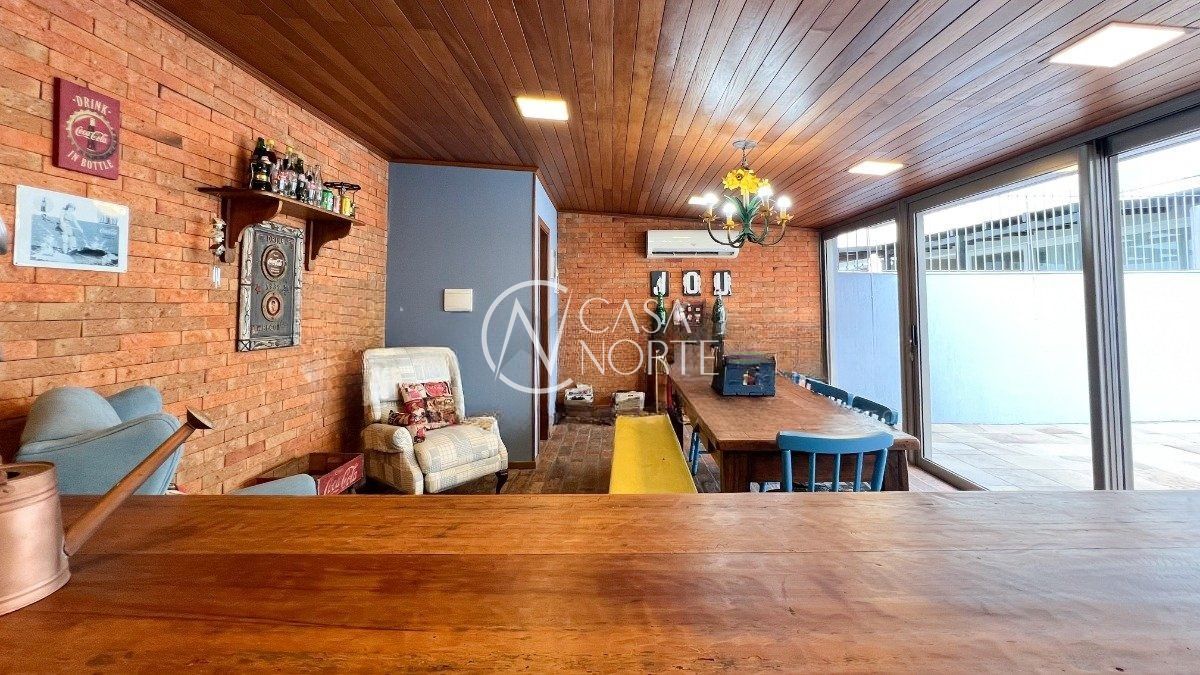 Casa à venda com 3 quartos, 273m², 1 suíte, 4 vagas, Rua Rodolfo Simch no bairro Jardim Lindóia em Porto Alegre