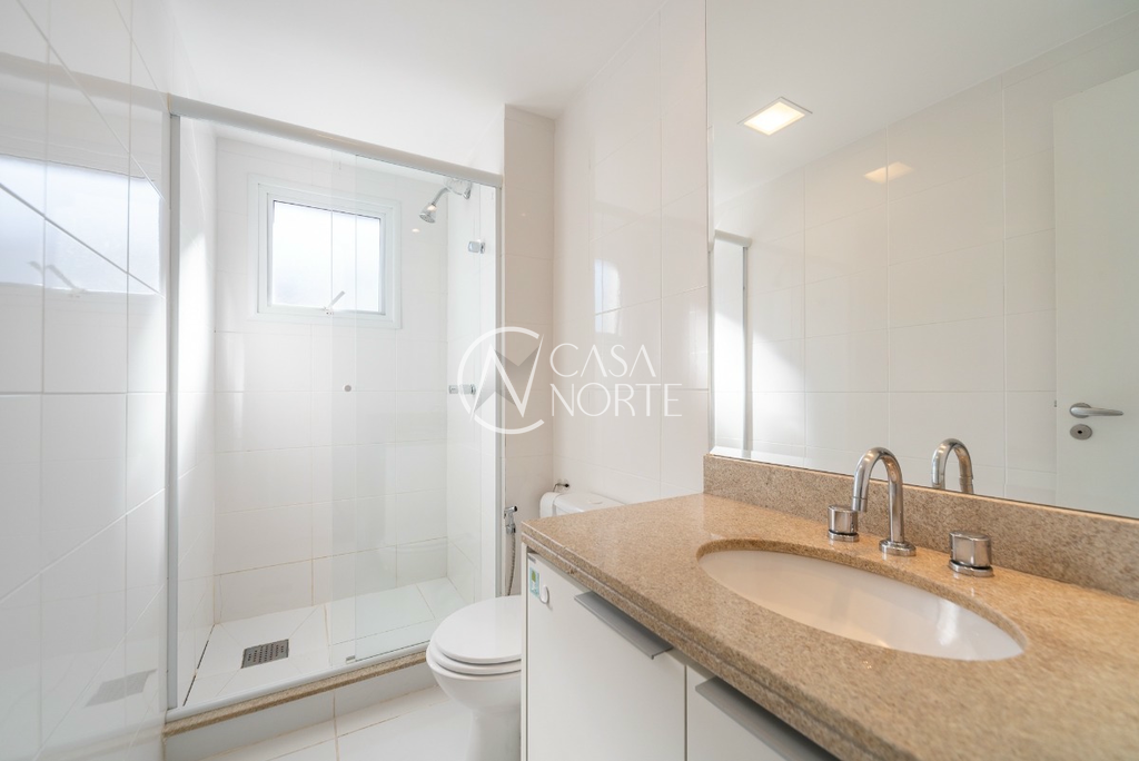 Apartamento à venda com 3 quartos, 197m², 1 suíte, 2 vagas, Doutor João Satt no bairro Jardim Europa em Porto Alegre