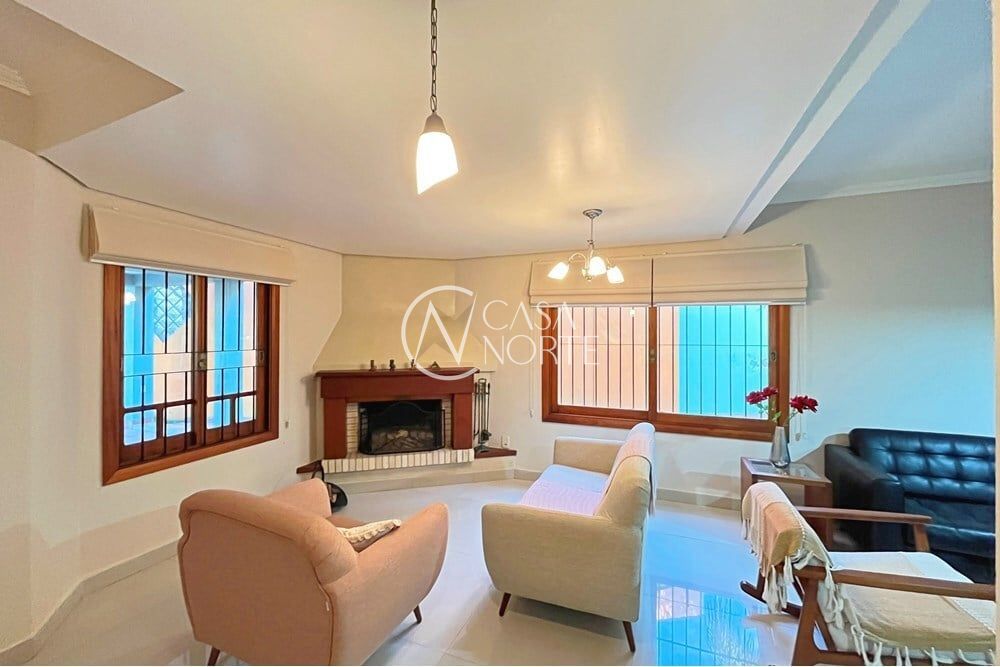 Casa à venda com 3 quartos, 215m², 1 suíte, 2 vagas, Torre de Pedra no bairro Espírito Santo em Porto Alegre