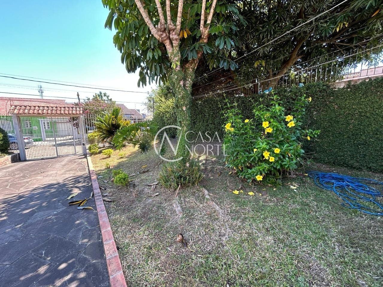 Casa à venda com 3 quartos, 92m², 1 suíte, 3 vagas, Travessa Pedro Raupp no bairro Jardim Itu em Porto Alegre