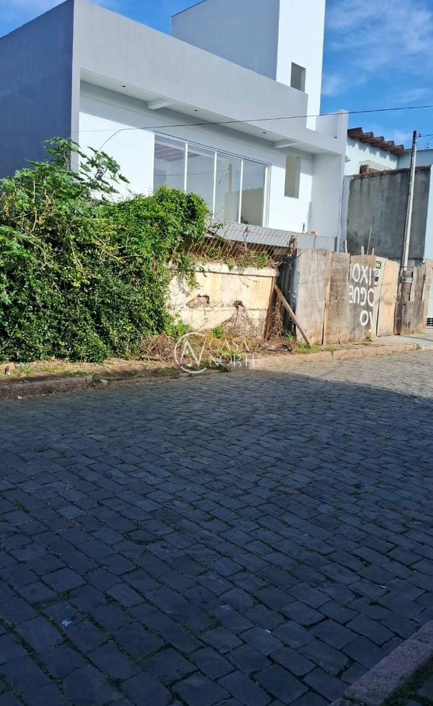 Casa à venda com 3 quartos, 220m², 1 suíte, 2 vagas, Rua Marquês de Barbacena no bairro Partenon em Porto Alegre