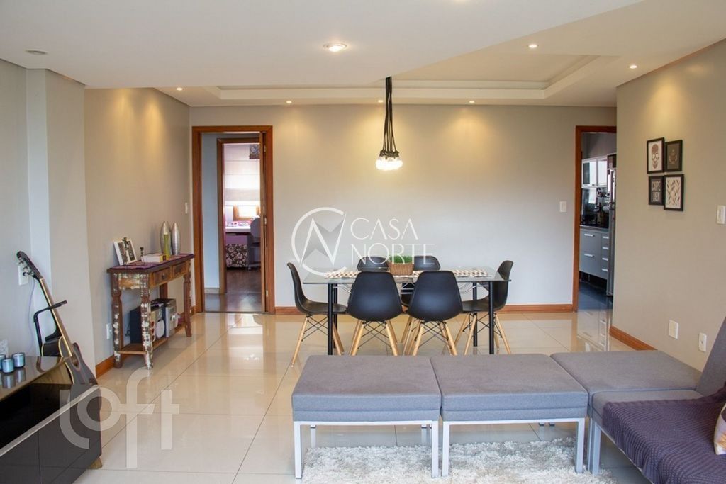 Apartamento à venda com 3 quartos, 135m², 2 suítes, 2 vagas, Avenida Montreal no bairro Jardim Lindóia em Porto Alegre