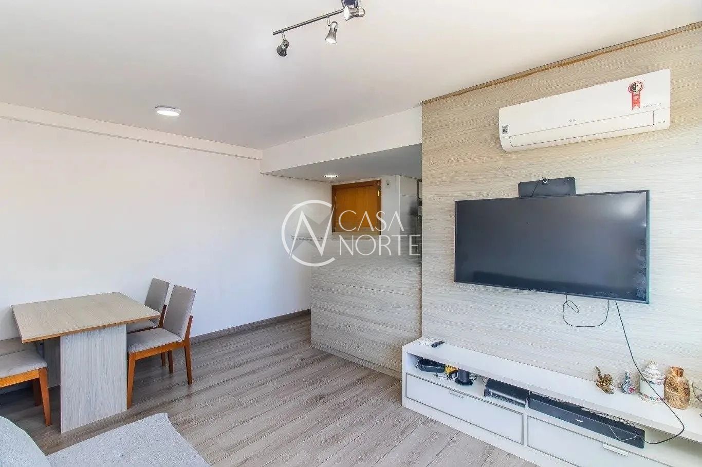 Apartamento à venda com 2 quartos, 61m², 1 suíte, 2 vagas, Rua Coronel Feijó no bairro Higienópolis em Porto Alegre