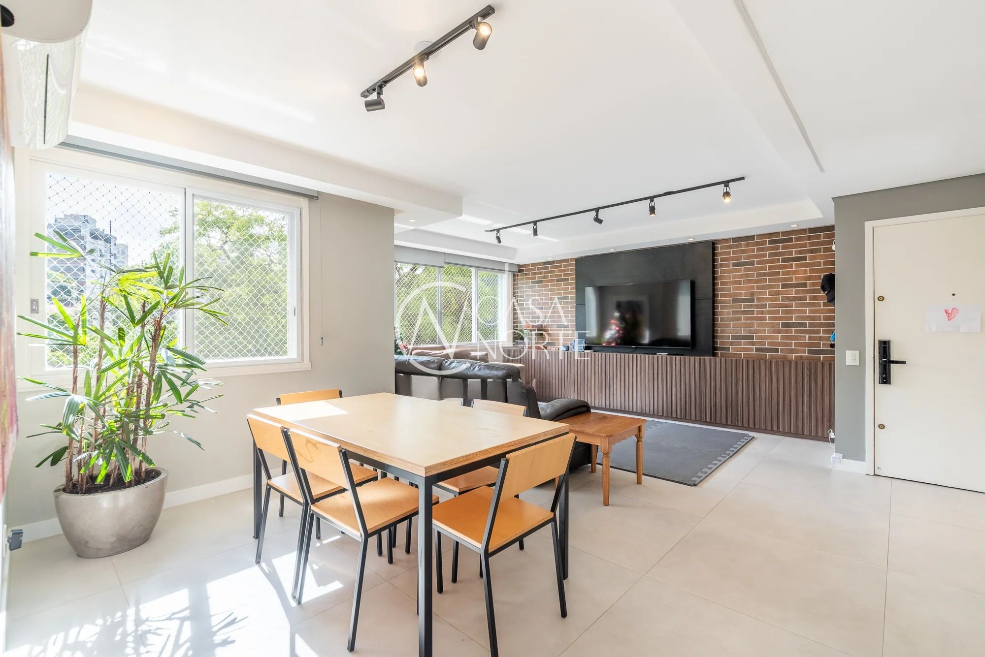 Apartamento à venda com 4 quartos, 130m², 1 suíte, 2 vagas, Avenida Doutor Nilo Peçanha no bairro Três Figueiras em Porto Alegre