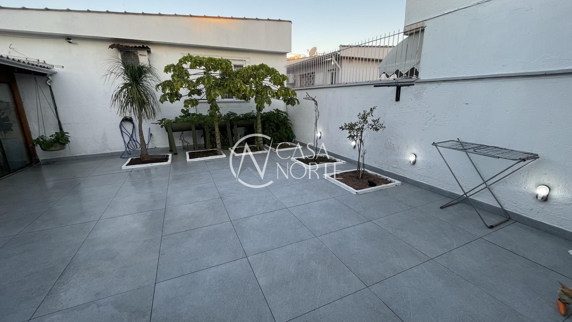 Casa à venda com 3 quartos, 168m², 1 suíte, 2 vagas, Rua Alfredo Miranda Obino no bairro Jardim Itu em Porto Alegre