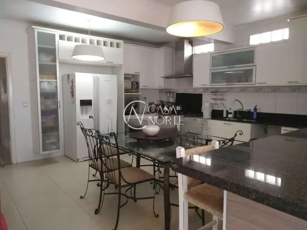 Casa à venda com 3 quartos, 330m², 1 suíte, 2 vagas, Rua Sylvio Sanson no bairro Sarandi em Porto Alegre