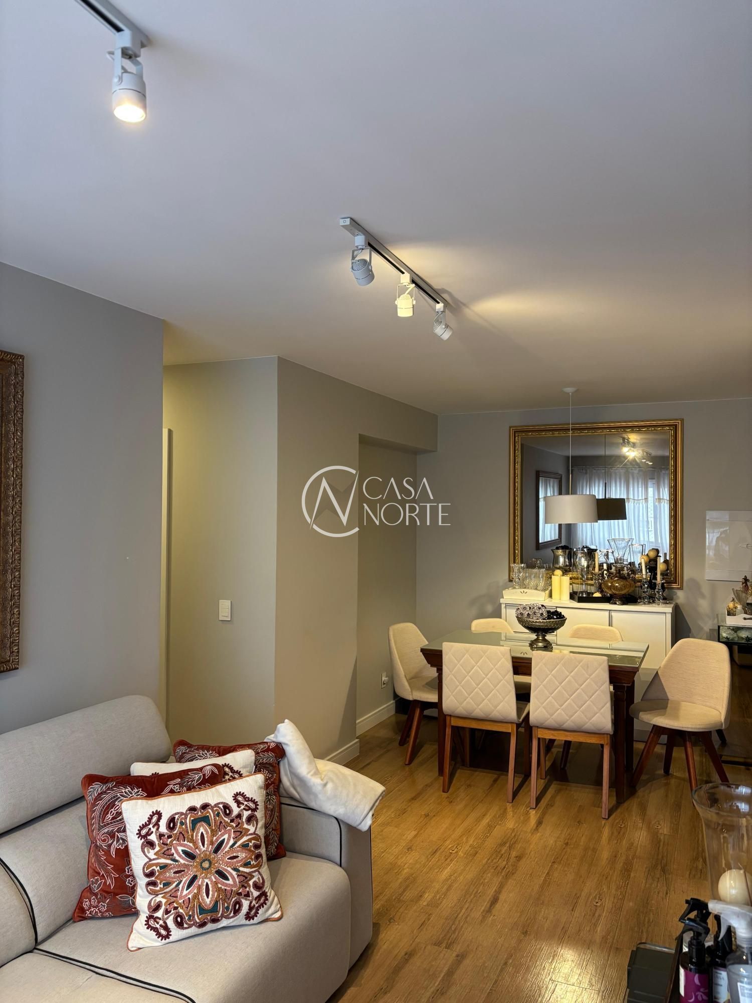 Apartamento à venda com 3 quartos, 81m², 1 suíte, 2 vagas, Rua Jerônymo Zelmanovitz no bairro Jardim Lindóia em Porto Alegre