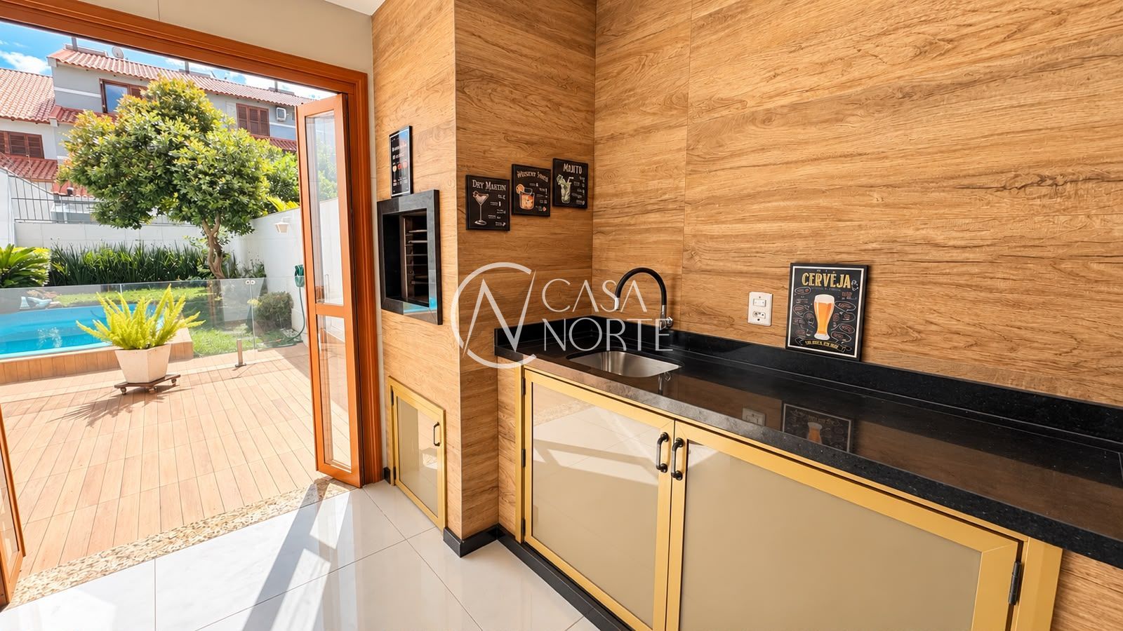 Casa à venda com 3 quartos, 172m², 1 suíte, 3 vagas, Rua Jalmar Azambuja Diniz no bairro Jardim Planalto em Porto Alegre