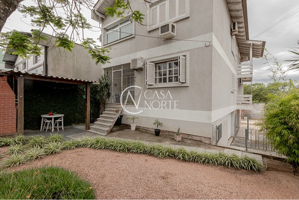 Casa à venda com 3 quartos, 167m², 3 vagas, Ernesto Pellanda no bairro Vila Jardim em Porto Alegre