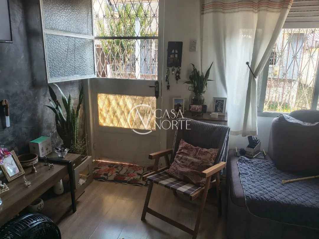 Casa à venda com 3 quartos, 87m², 1 vaga, Via de Acesso Nove no bairro Jardim Carvalho em Porto Alegre