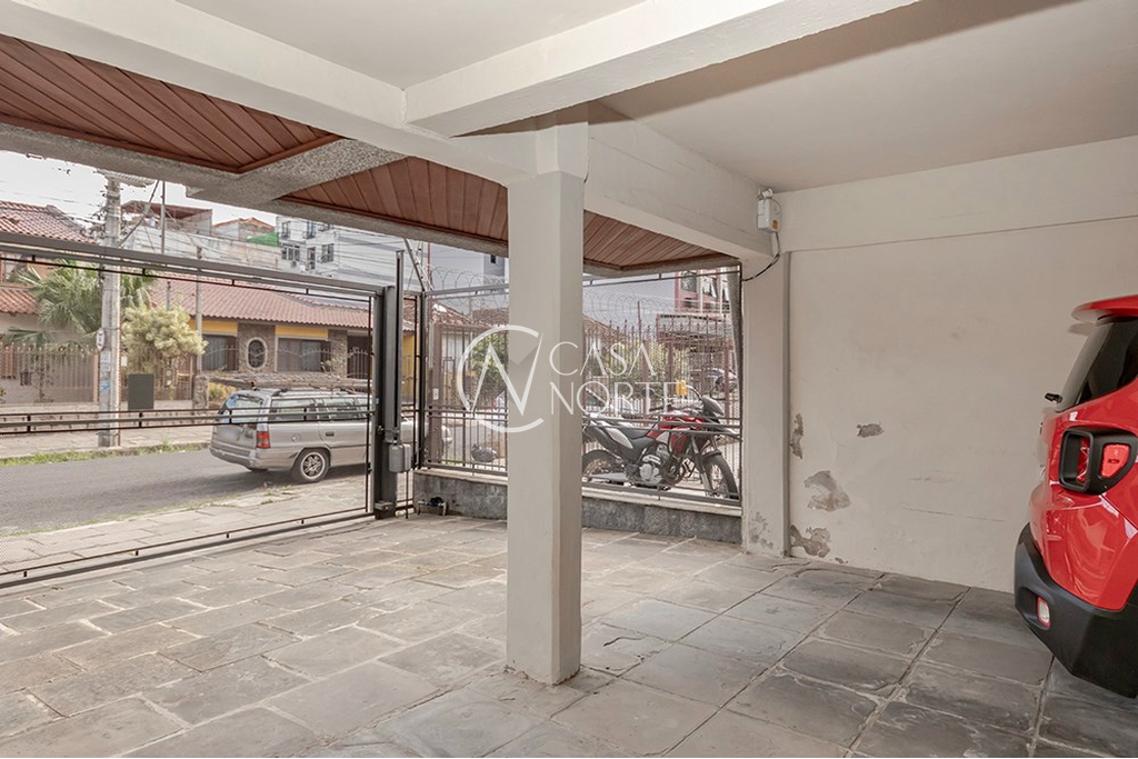 Cobertura à venda com 3 quartos, 245m², 2 vagas, Brito Peixoto no bairro Passo da Areia em Porto Alegre