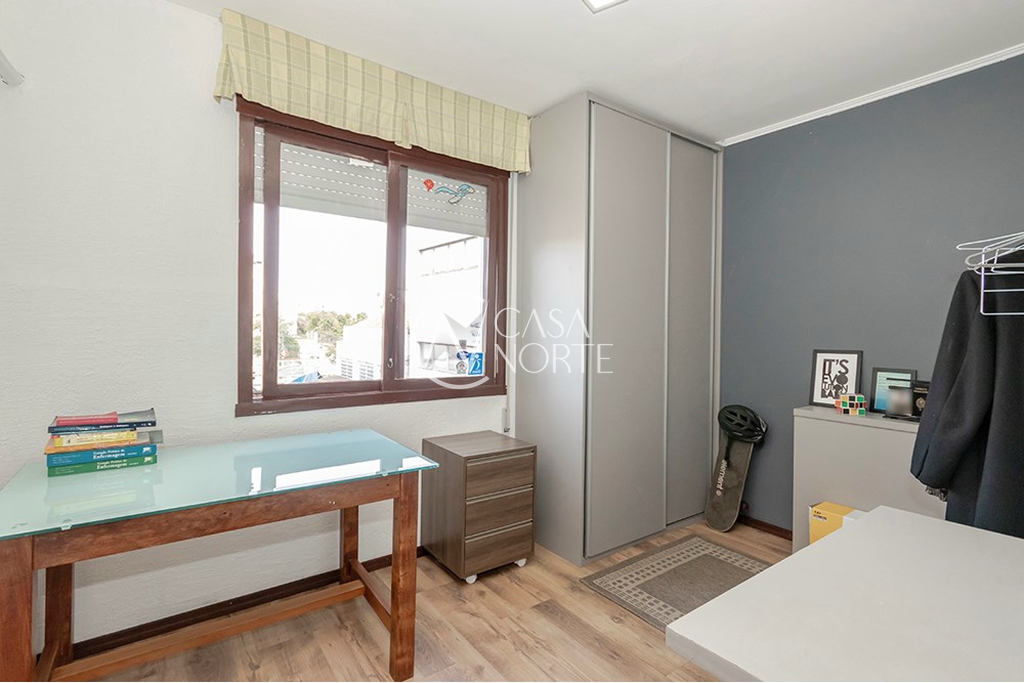 Cobertura à venda com 3 quartos, 245m², 2 vagas, Brito Peixoto no bairro Passo da Areia em Porto Alegre