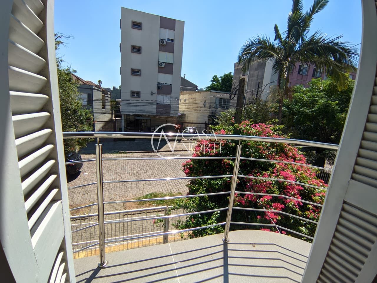 Casa à venda com 4 quartos, 115m², 1 suíte, 1 vaga, Avenida Berlim no bairro Auxiliadora em Porto Alegre