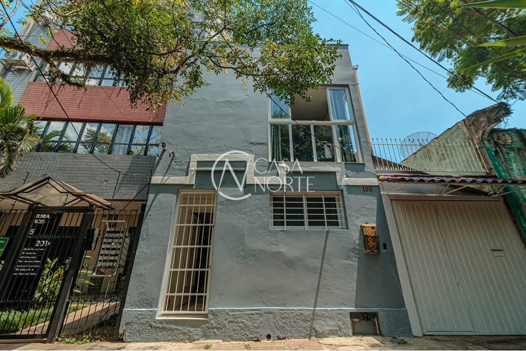 Casa à venda com 3 quartos, 177m², 1 suíte, 4 vagas, Nunes Machado no bairro Menino Deus em Porto Alegre