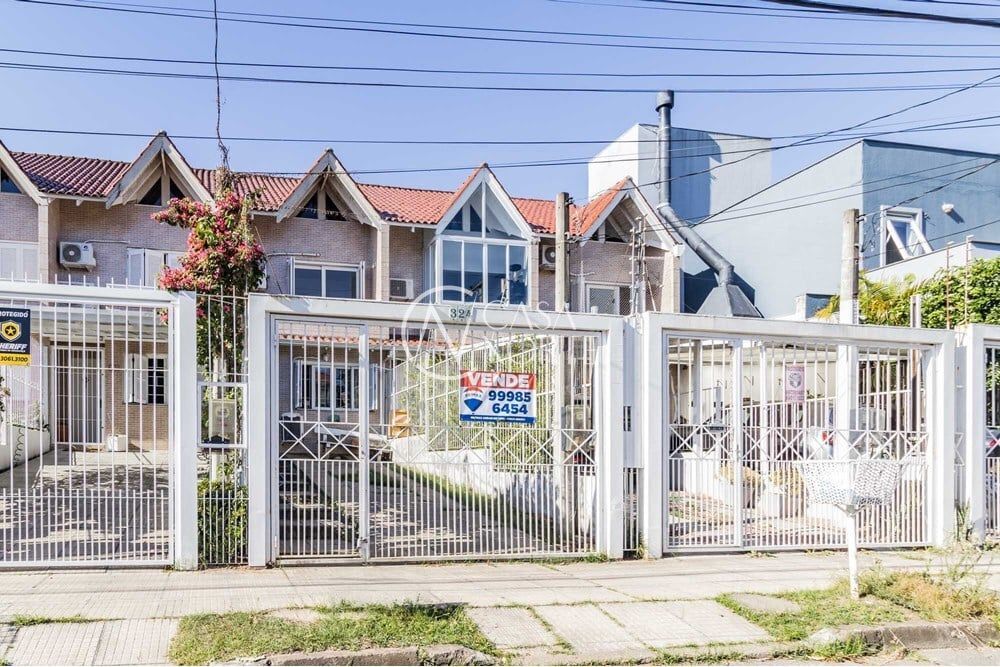 Casa à venda com 2 quartos, 78m², 2 suítes, 2 vagas, Heitor Kramer no bairro Guarujá em Porto Alegre